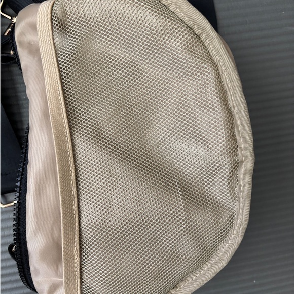 Aria black crescent bag with an outside pocket! - Picture 8 of 8